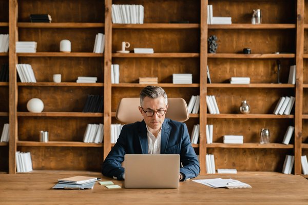 Guide complet pour créer un site internet efficace pour un avocat : bonnes pratiques et éléments essentiels